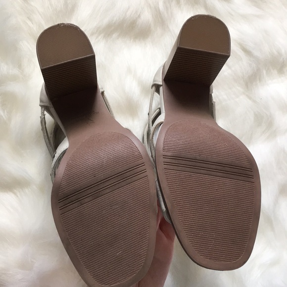 Simply Vera Vera Wang Gladiator Style Heel - Picture 13 of 13